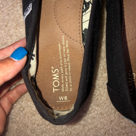 TOMS Soft Cloth Slip On Shoes - Picture 2 of 5